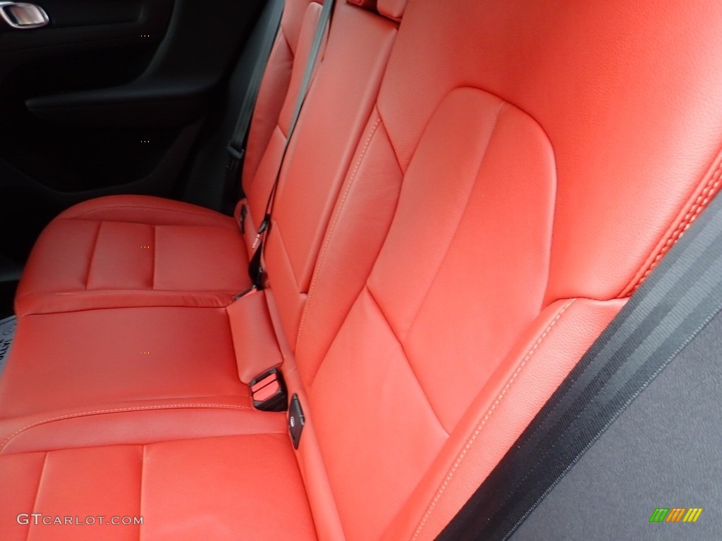 2020 XC40 T5 Momentum AWD - Ice White / Oxide Red/Charcoal photo #9