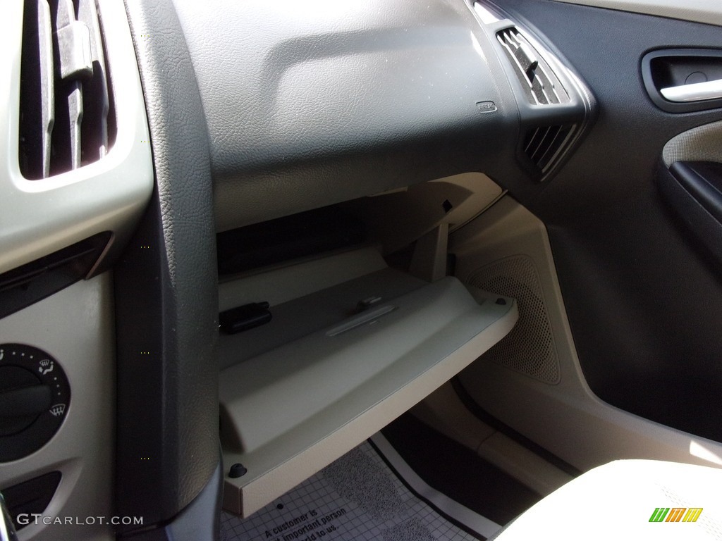 2013 Focus SE Sedan - Tuxedo Black / Charcoal Black photo #11