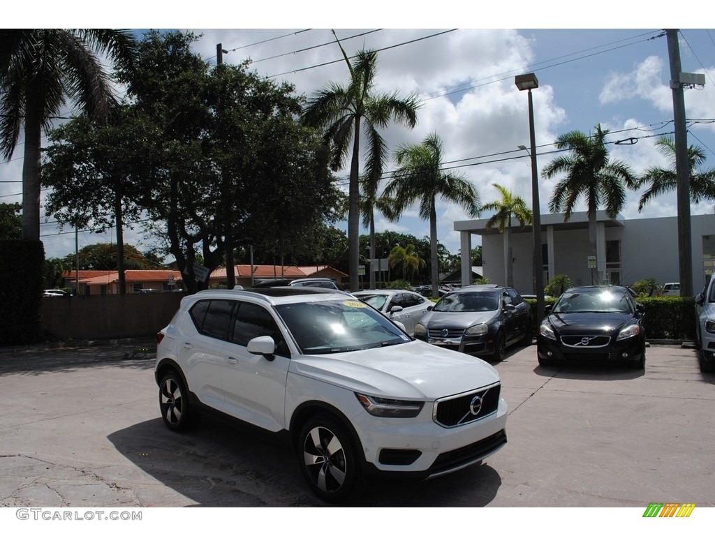 2019 XC40 T5 Momentum AWD - Ice White / Blond photo #1