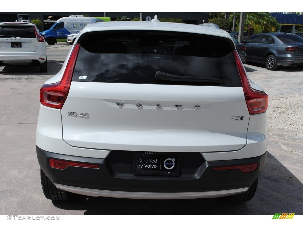 2019 XC40 T5 Momentum AWD - Ice White / Blond photo #8