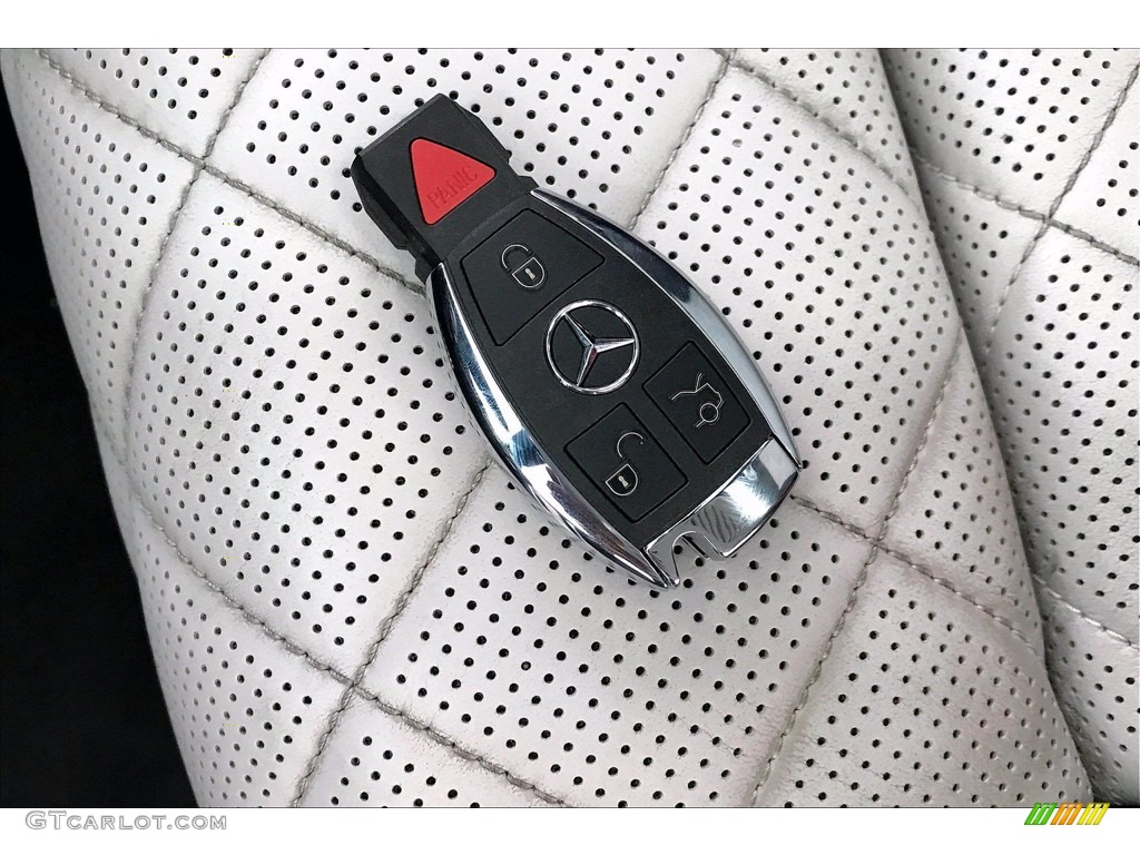 2017 Mercedes-Benz C 43 AMG 4Matic Sedan Keys Photos