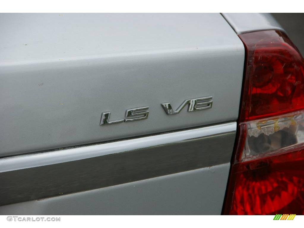 2004 Malibu LS V6 Sedan - Galaxy Silver Metallic / Gray photo #6