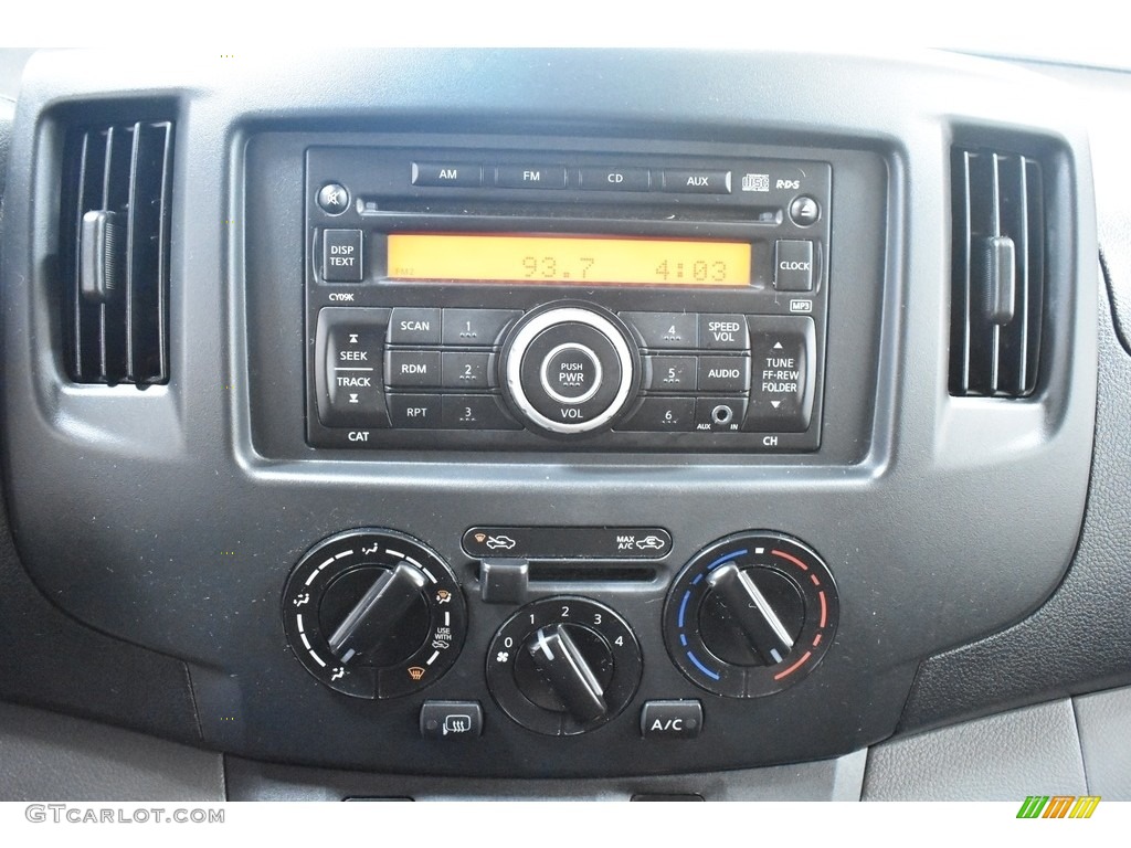2016 Chevrolet City Express LT Controls Photo #138493638
