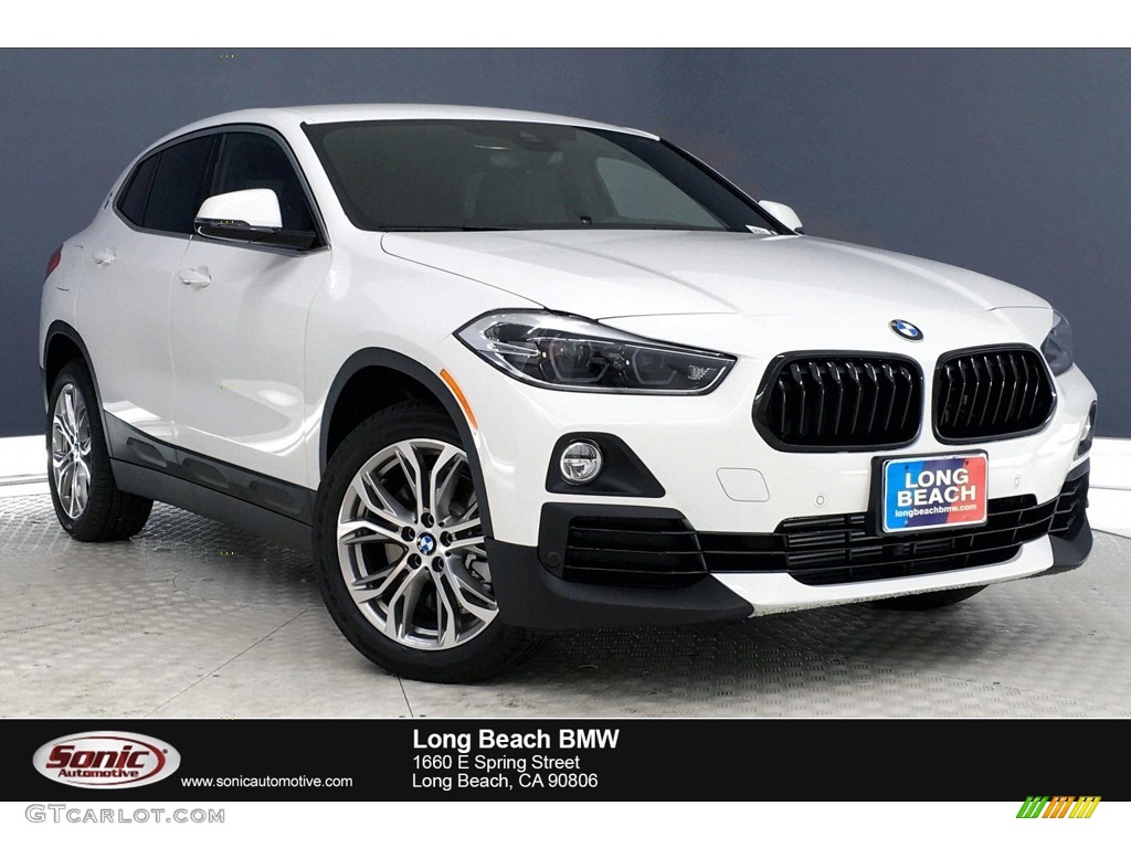 2020 X2 xDrive28i - Alpine White / Black photo #1