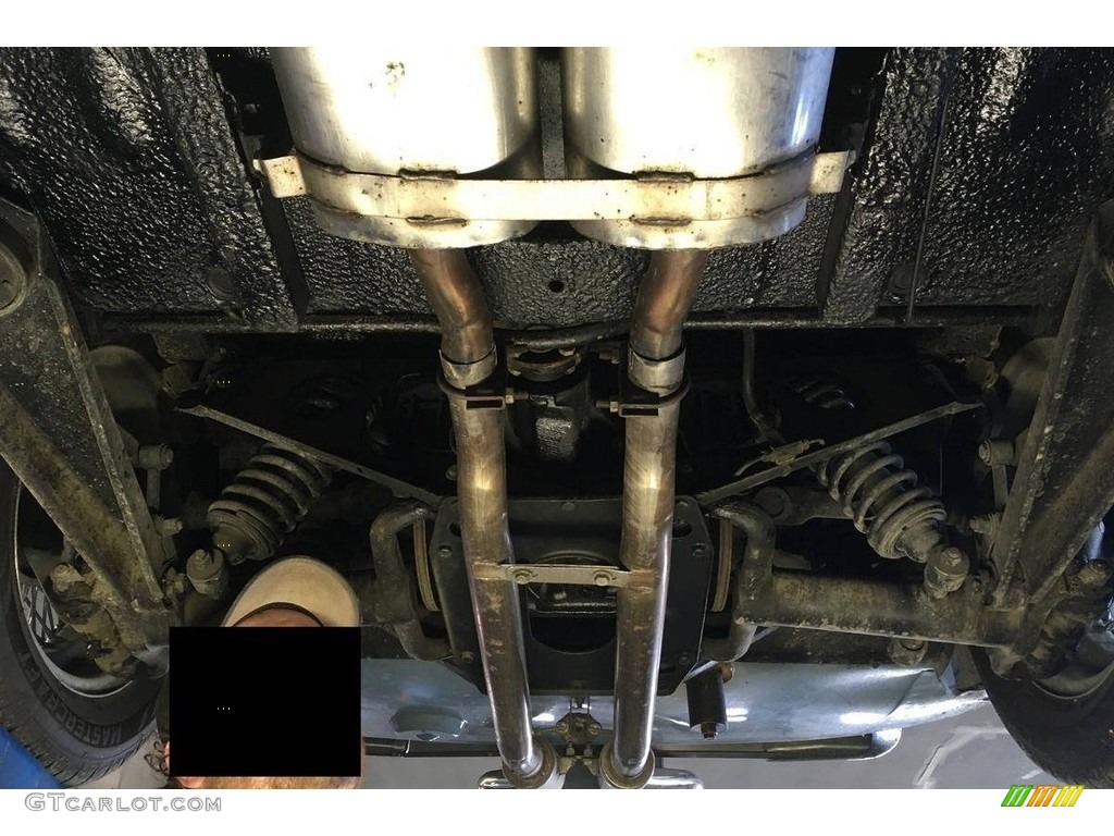 1970 Jaguar E-Type XKE 4.2 Roadster Undercarriage Photo #138497178