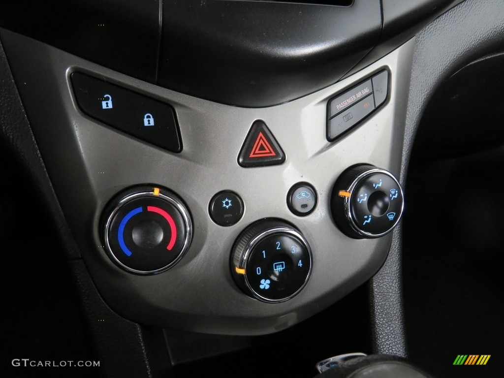 2015 Chevrolet Sonic LS Hatchback Controls Photos