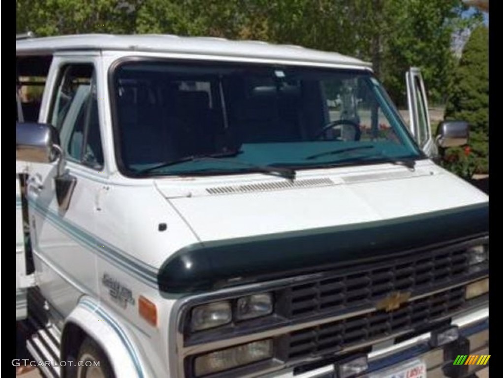 1992 Chevy Van G20 Sportvan - White / Blue photo #2