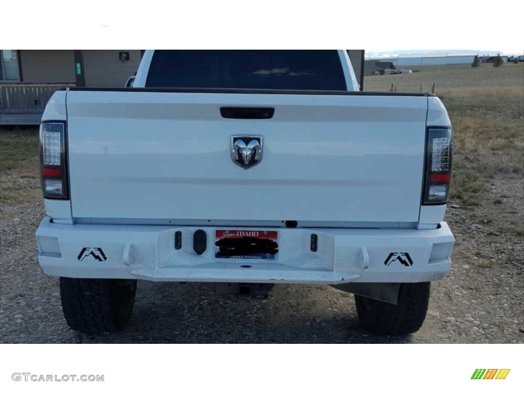 2012 Ram 3500 HD Laramie Mega Cab 4x4 - Bright White / Dark Slate photo #3