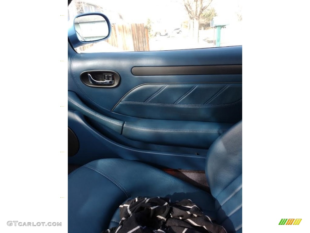2002 Maserati Coupe Cambiocorsa Bue Navy Door Panel Photo #138501723