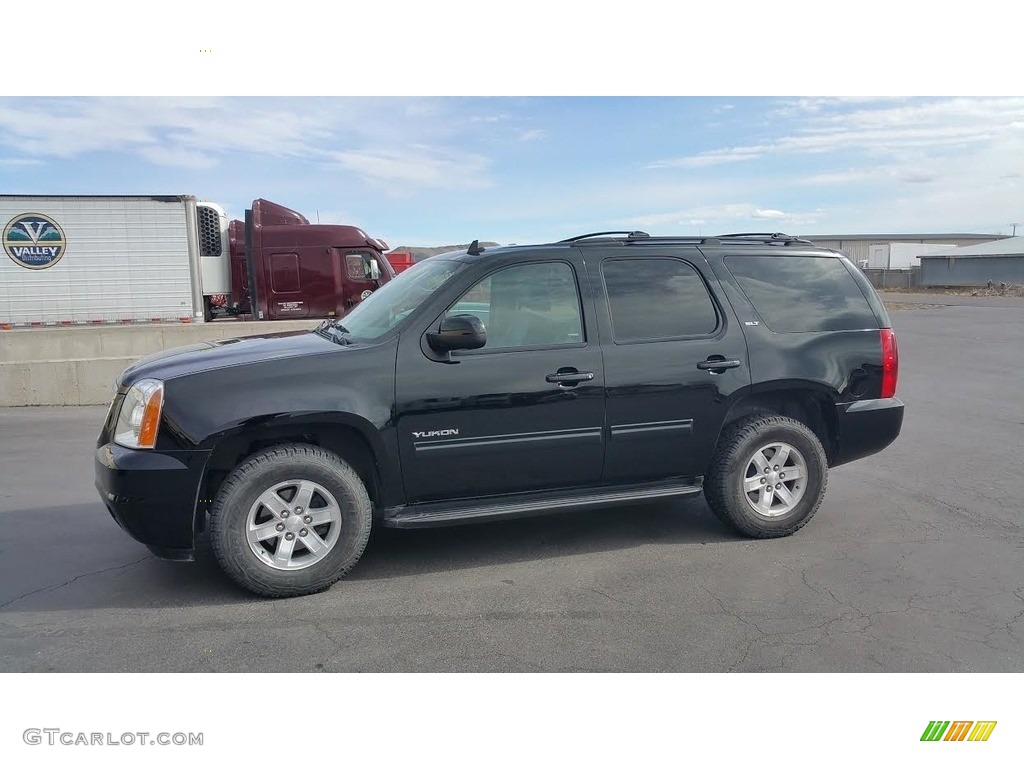 2013 Yukon SLT 4x4 - Onyx Black / Ebony photo #1