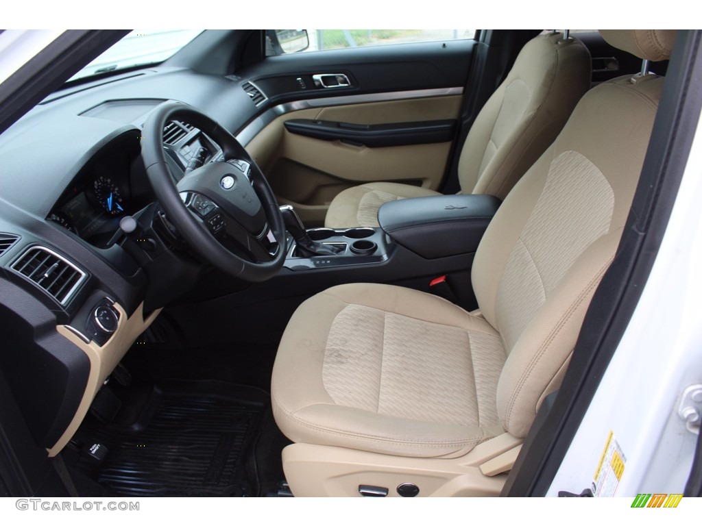 2017 Explorer FWD - Oxford White / Medium Light Camel photo #14