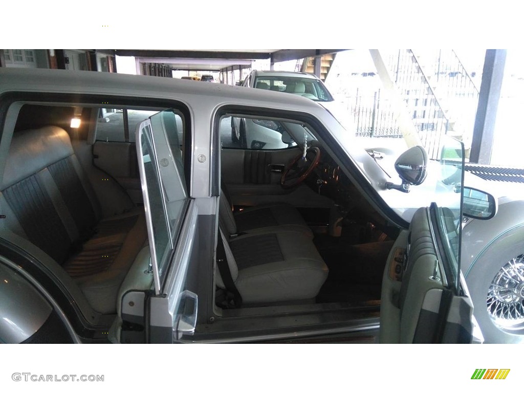 Gray/Silver Interior 1989 Excalibur Series V Touring Sedan Photo #138506439