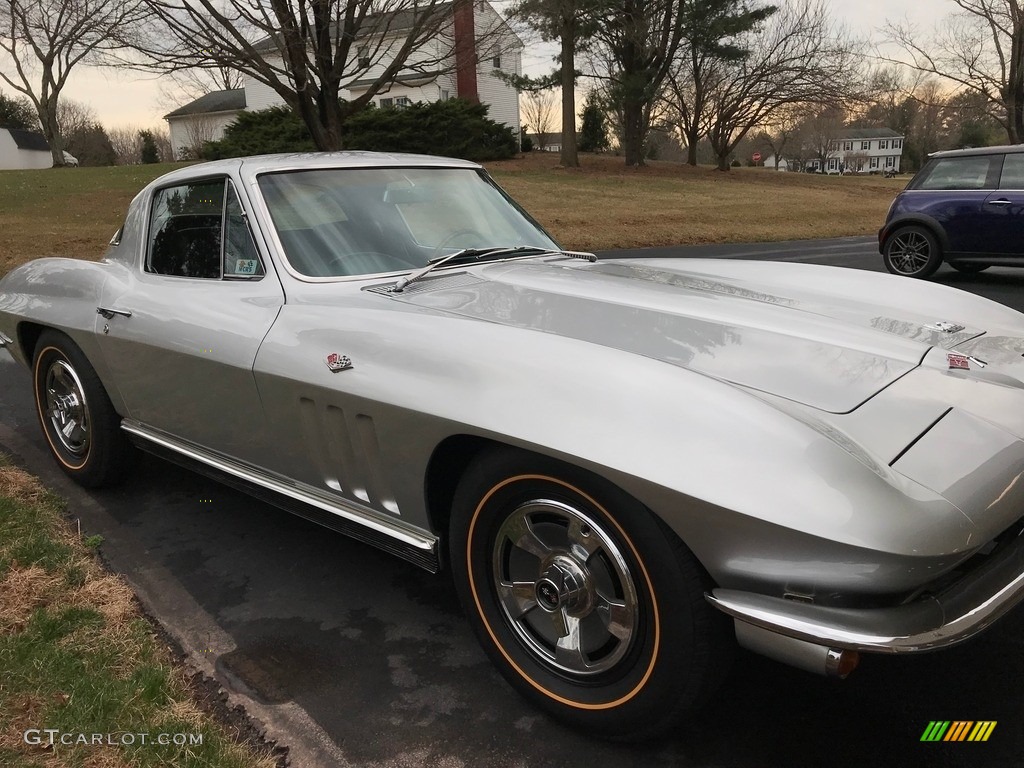 1966 Corvette Sting Ray Coupe - Silver Pearl / Black photo #12