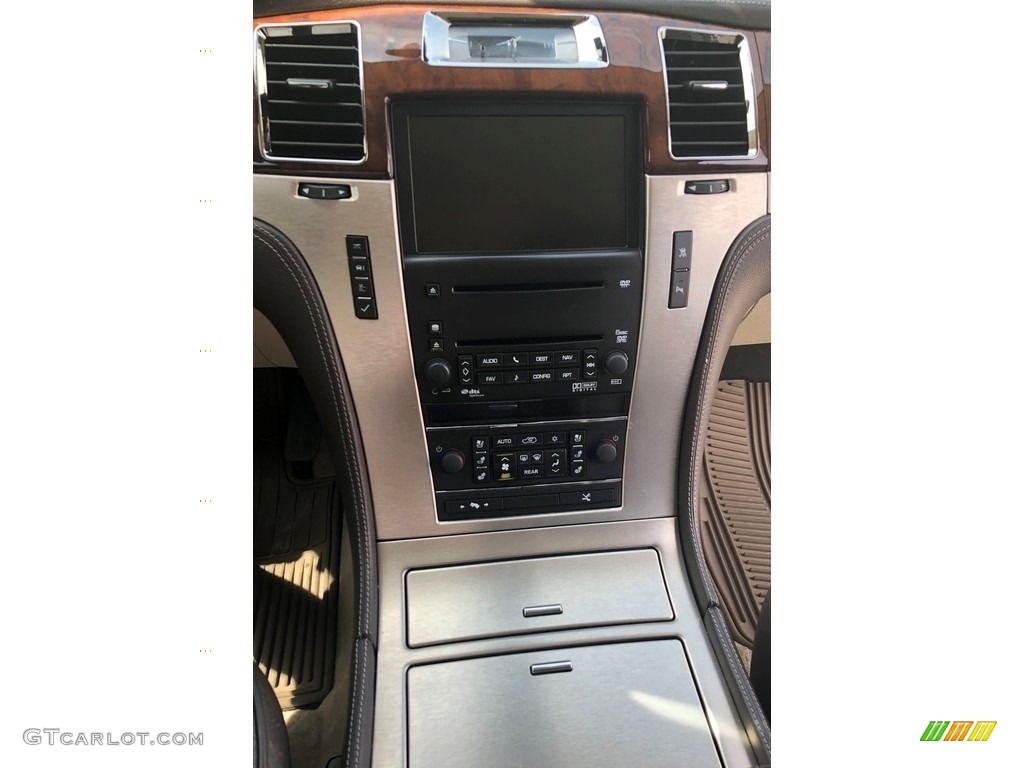 2009 Cadillac Escalade AWD Controls Photos