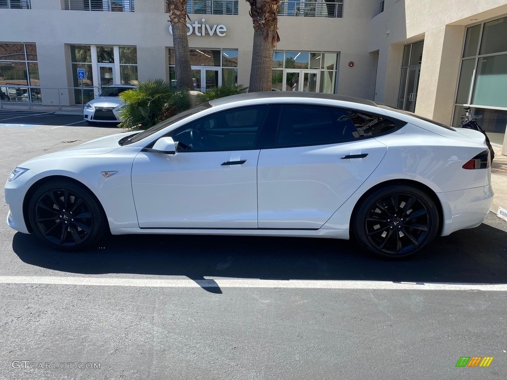 Pearl White Multi-Coat Tesla Model S