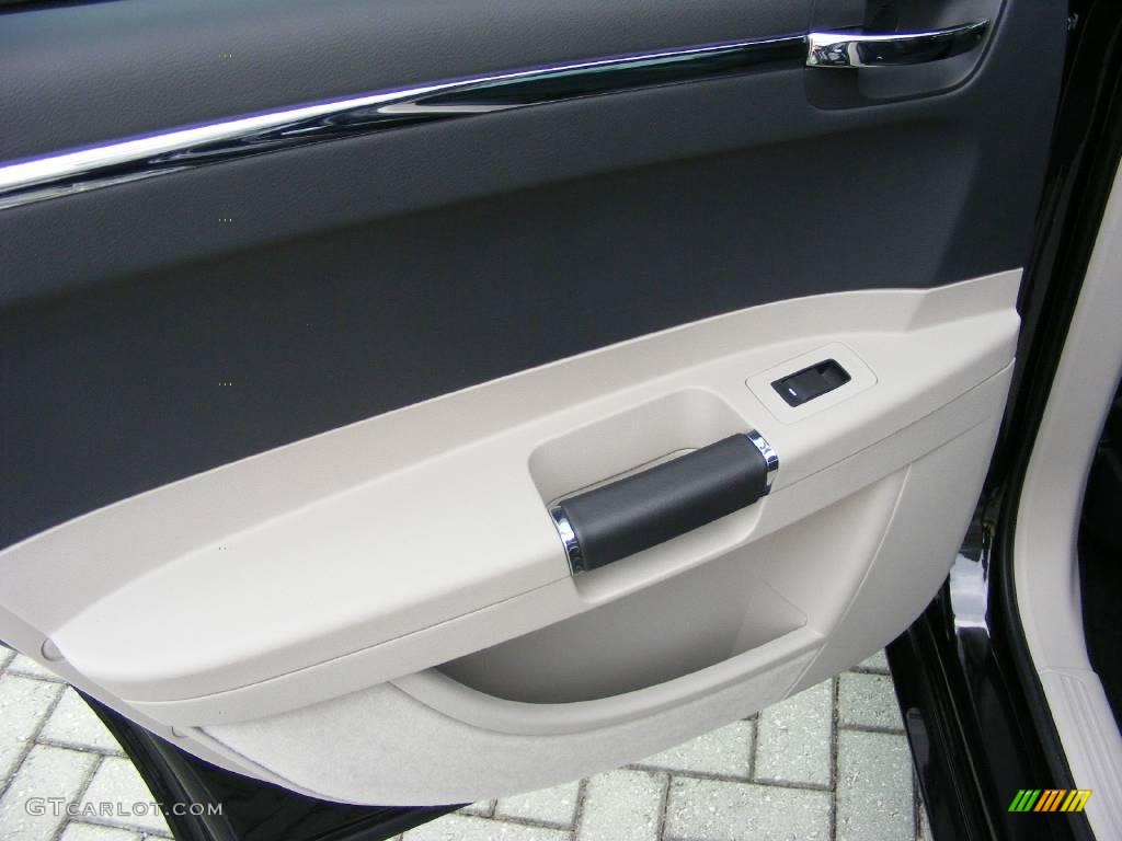 2007 300 C SRT Design - Brilliant Black / Dark Slate Gray/Light Graystone photo #16