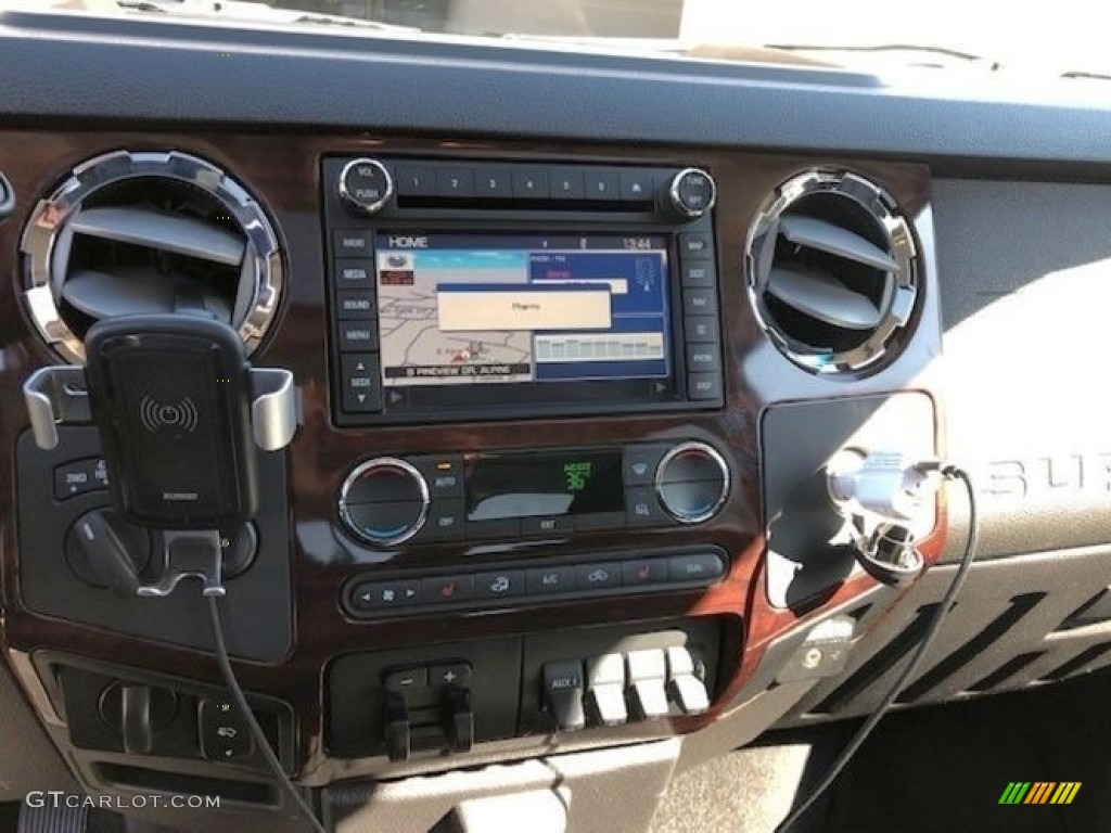 2010 F350 Super Duty Lariat Crew Cab 4x4 - Ingot Silver Metallic / Medium Stone photo #17