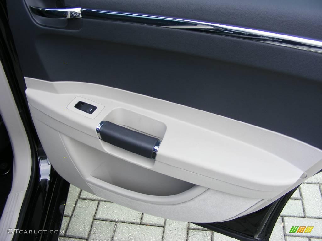 2007 300 C SRT Design - Brilliant Black / Dark Slate Gray/Light Graystone photo #18