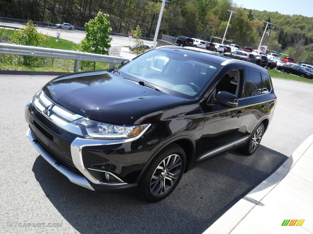 Labrador Black Metallic 2017 Mitsubishi Outlander SEL S-AWC Exterior Photo #138511612