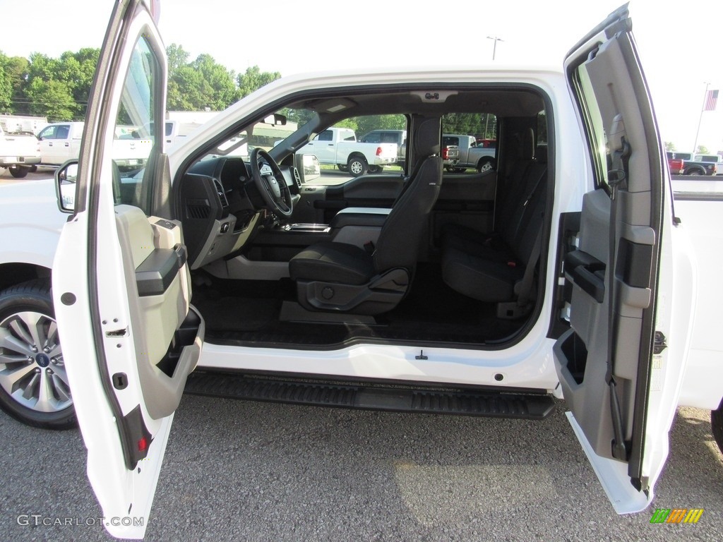 2017 F150 XL SuperCab - Oxford White / Earth Gray photo #10
