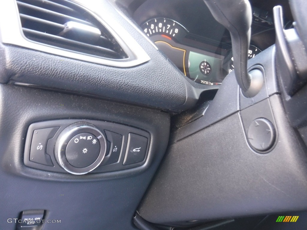 2015 Lincoln MKZ AWD Controls Photo #138519867