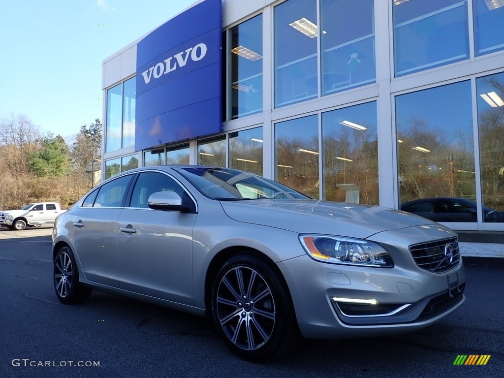 2017 S60 T5 AWD - Luminous Sand Metallic / Off Black photo #1