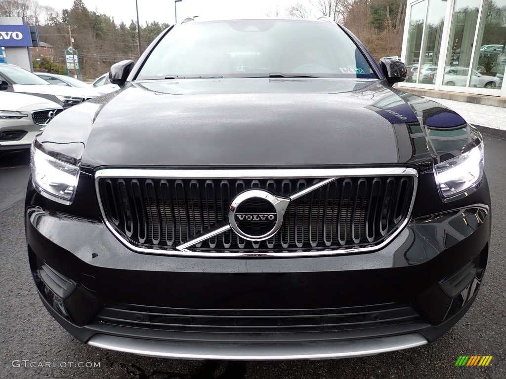 2019 XC40 T5 Momentum AWD - Black Stone / Oxide Red photo #9