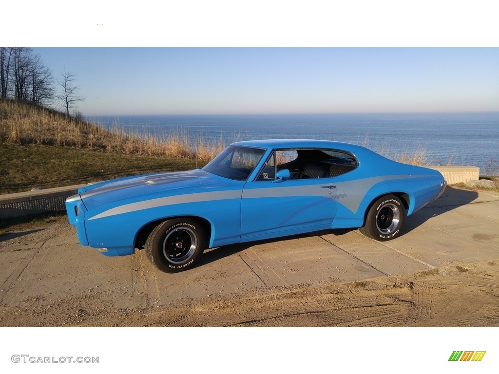 Blue Sky 1968 Pontiac GTO Hardtop Coupe Exterior Photo #138527007
