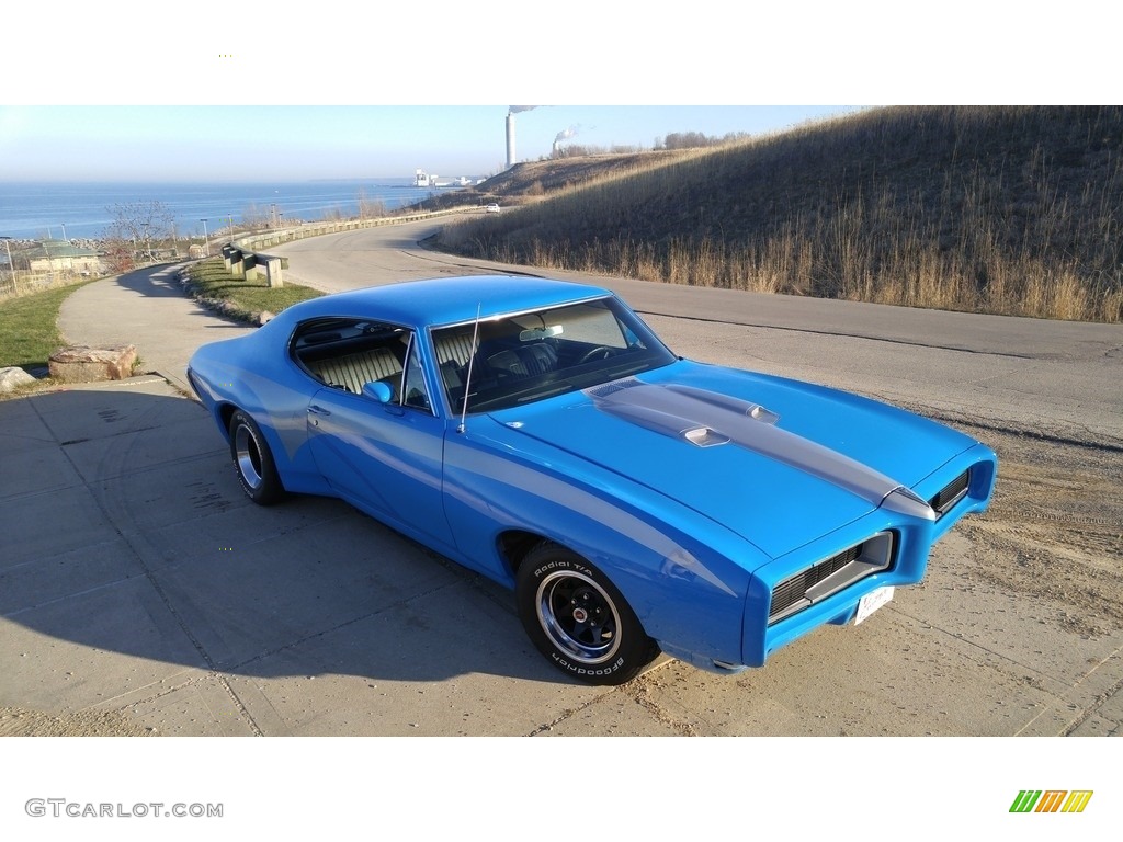 Blue Sky 1968 Pontiac GTO Hardtop Coupe Exterior Photo #138527094
