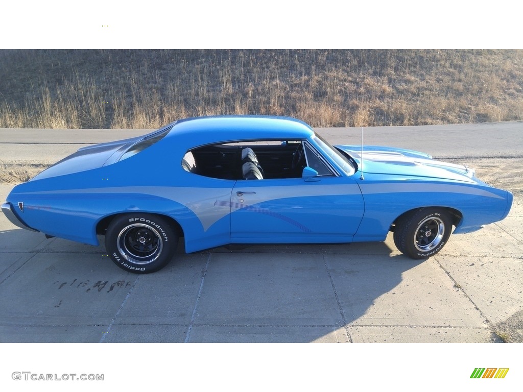 Blue Sky 1968 Pontiac GTO Hardtop Coupe Exterior Photo #138527121