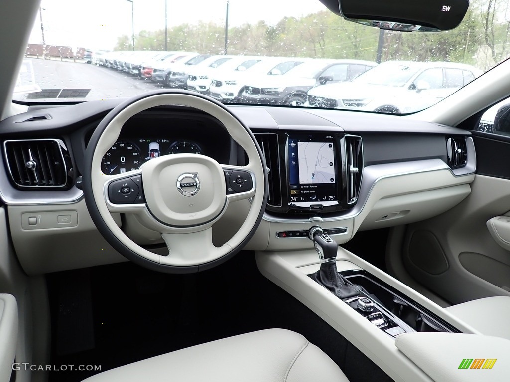 Blonde Interior 2020 Volvo XC60 T6 AWD Momentum Photo #138527175