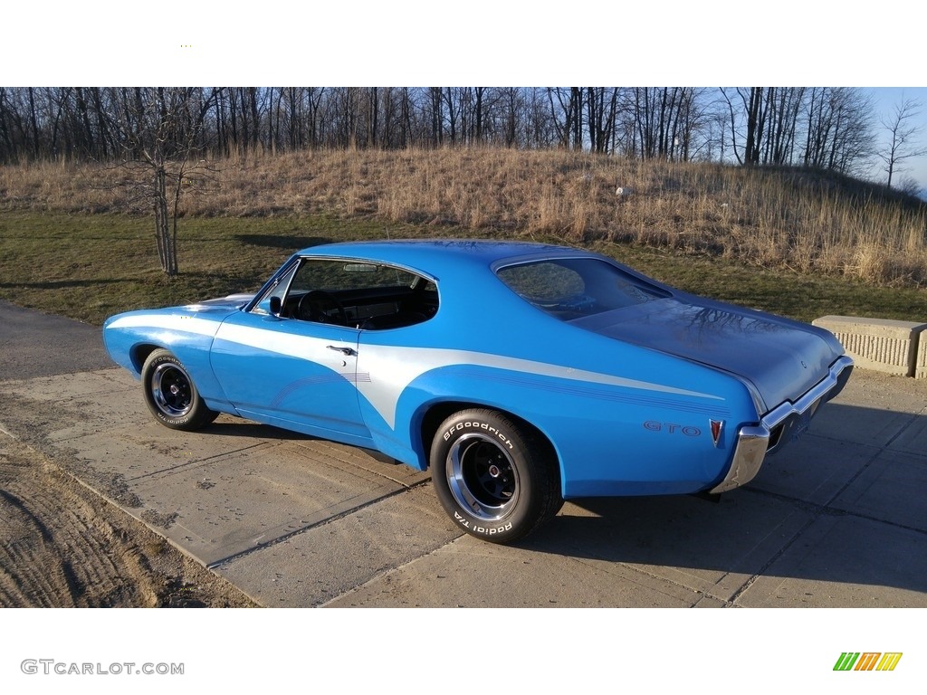 Blue Sky 1968 Pontiac GTO Hardtop Coupe Exterior Photo #138527262