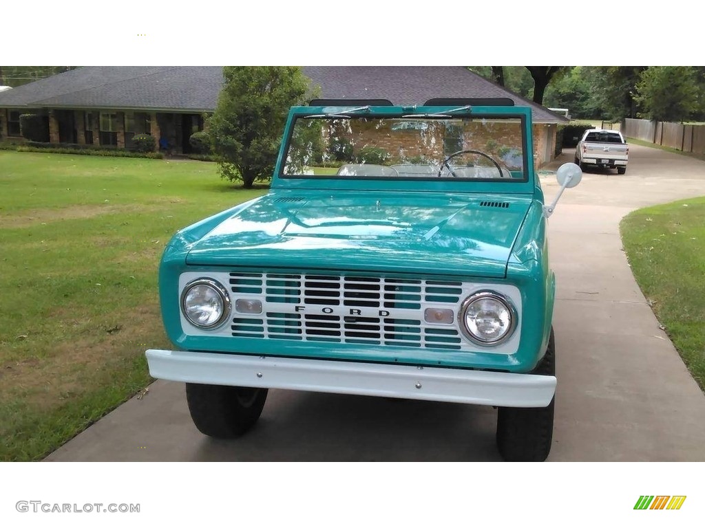 Caribbean Turquoise 1966 Ford Bronco Roadster Exterior Photo #138527376