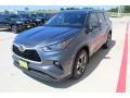 2020 Magnetic Gray Metallic Toyota Highlander XLE  photo #4