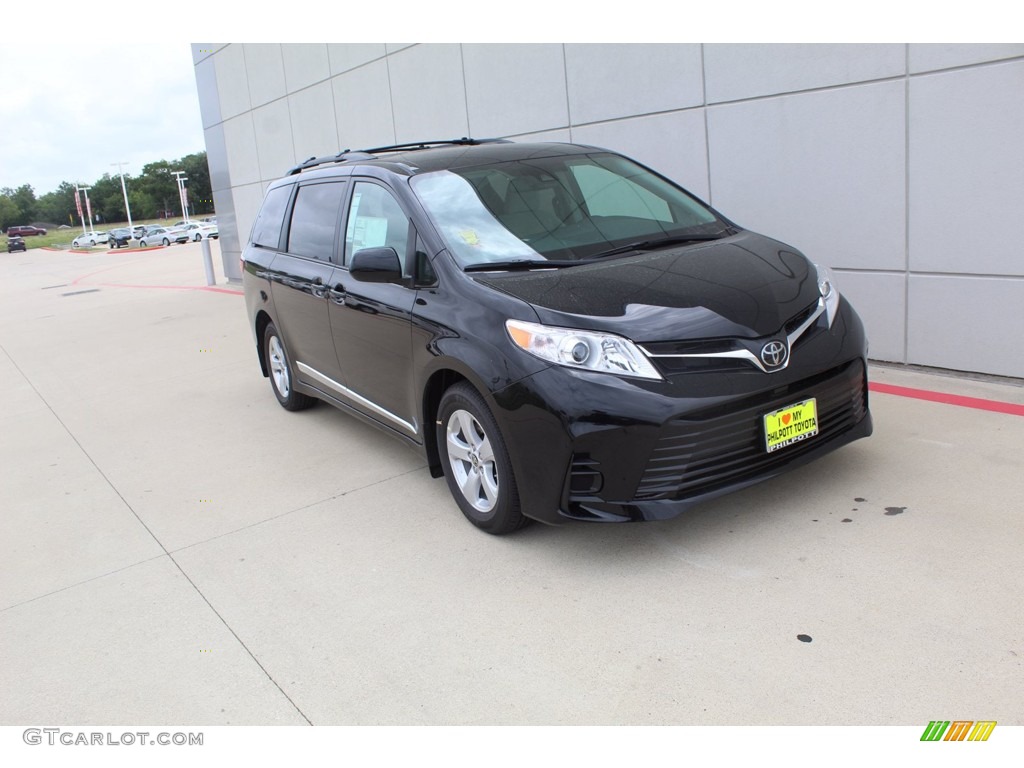 2020 Sienna LE - Midnight Black Metallic / Ash photo #2