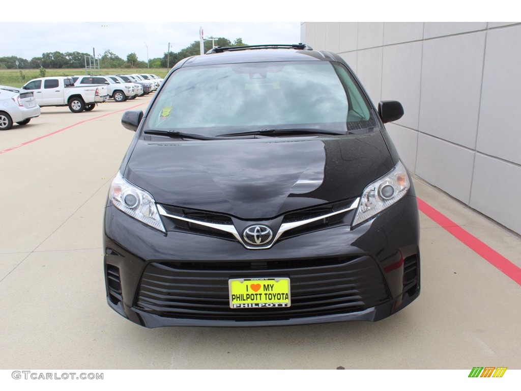 2020 Sienna LE - Midnight Black Metallic / Ash photo #3