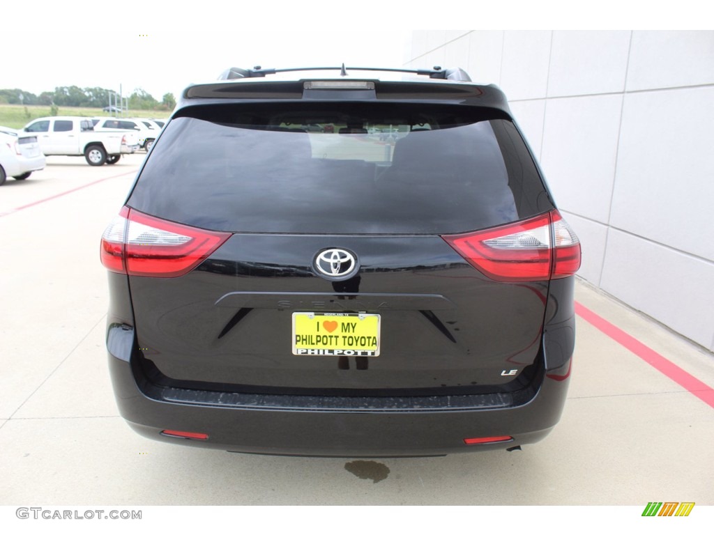 2020 Sienna LE - Midnight Black Metallic / Ash photo #8