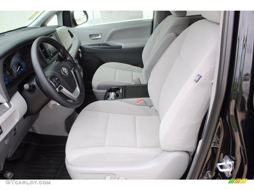 2020 Sienna LE - Midnight Black Metallic / Ash photo #11