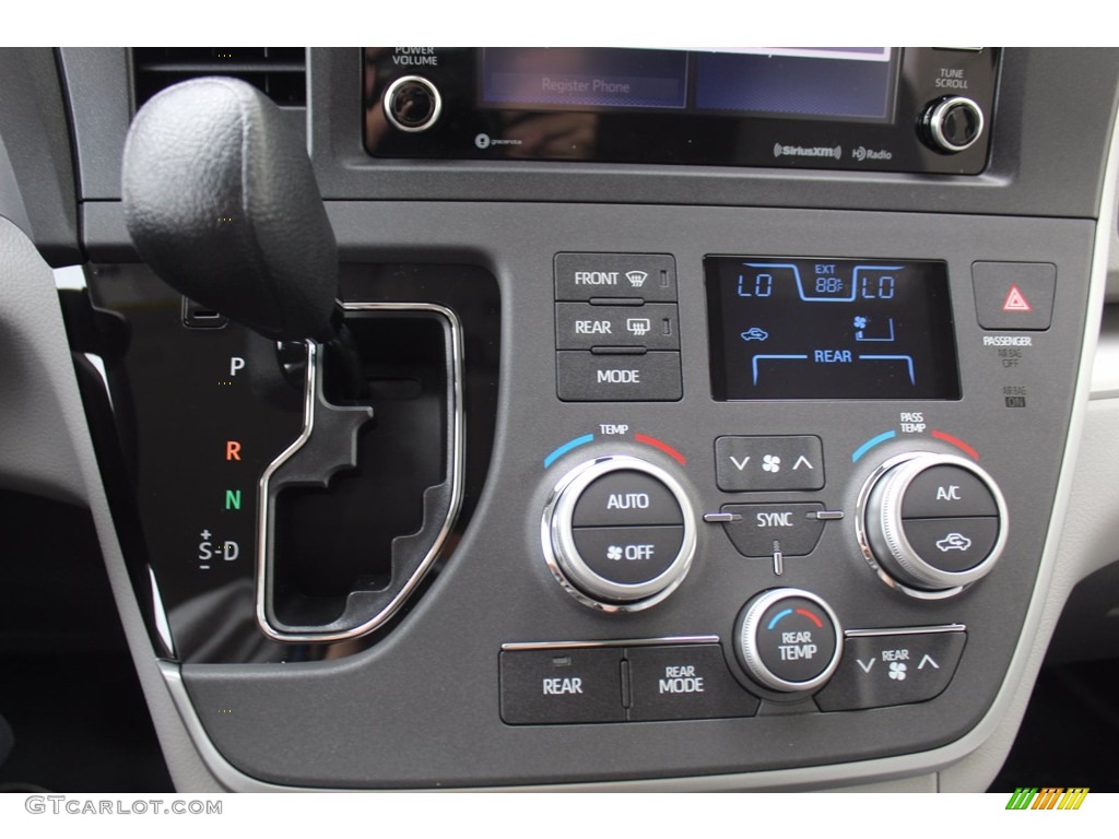 2020 Sienna LE - Midnight Black Metallic / Ash photo #17