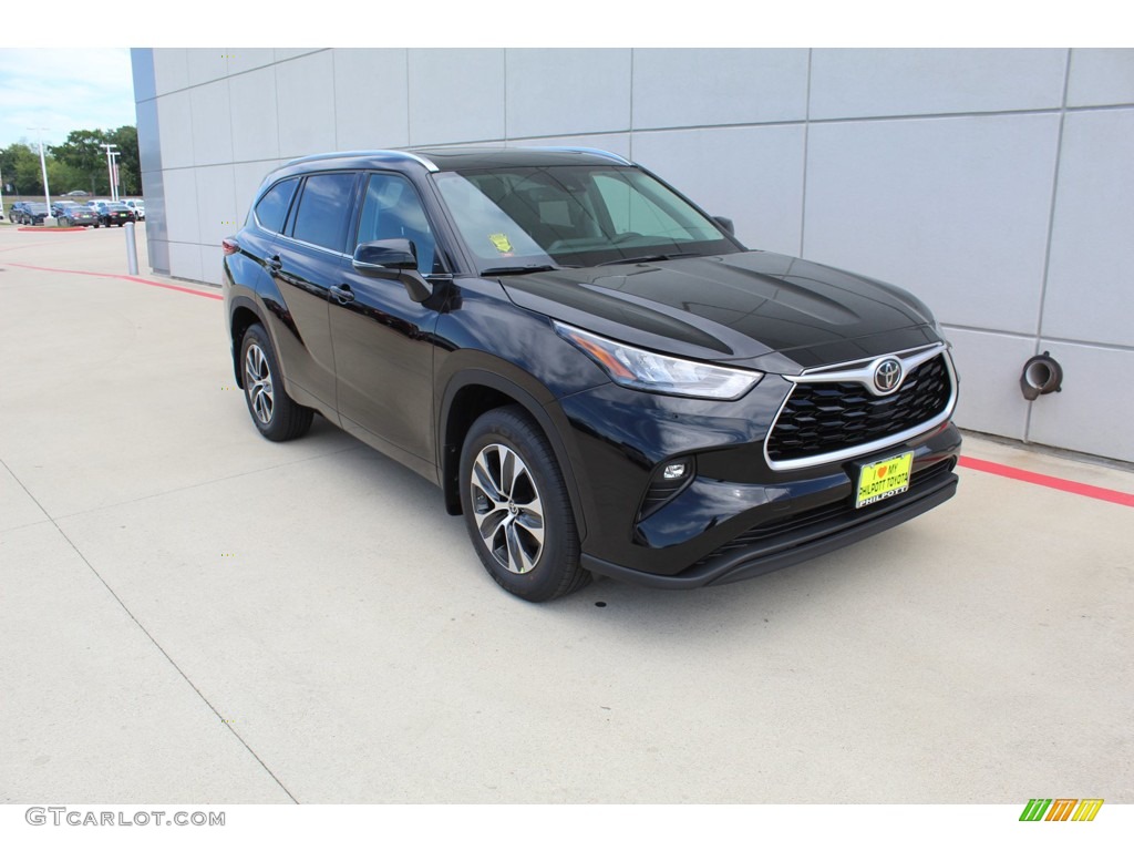 2020 Highlander XLE - Midnight Black Metallic / Black photo #2