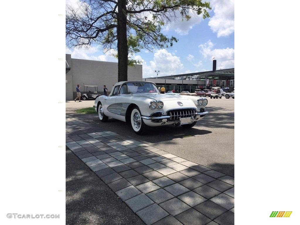 Ermine White 1960 Chevrolet Corvette Convertible Soft Top Exterior Photo #138533376