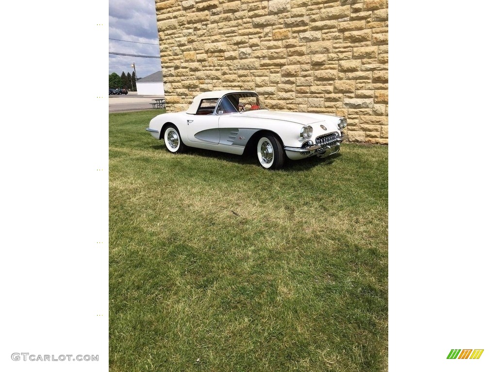 Ermine White 1960 Chevrolet Corvette Convertible Soft Top Exterior Photo #138533496