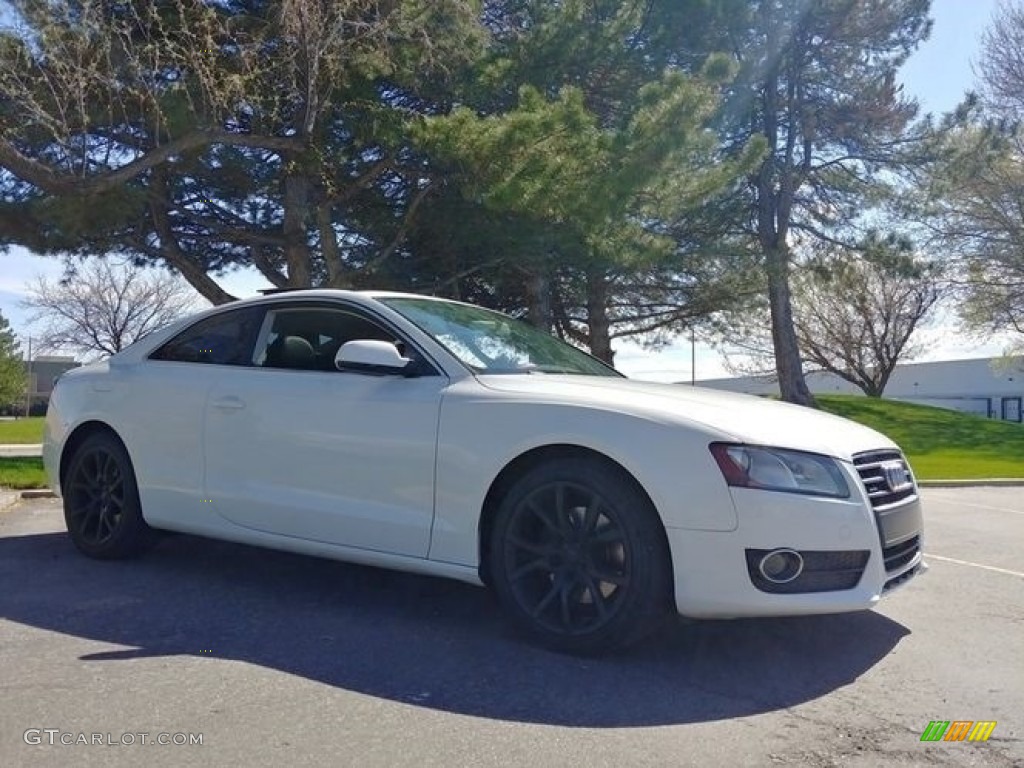 2010 A5 2.0T quattro Coupe - Ibis White / Black photo #4