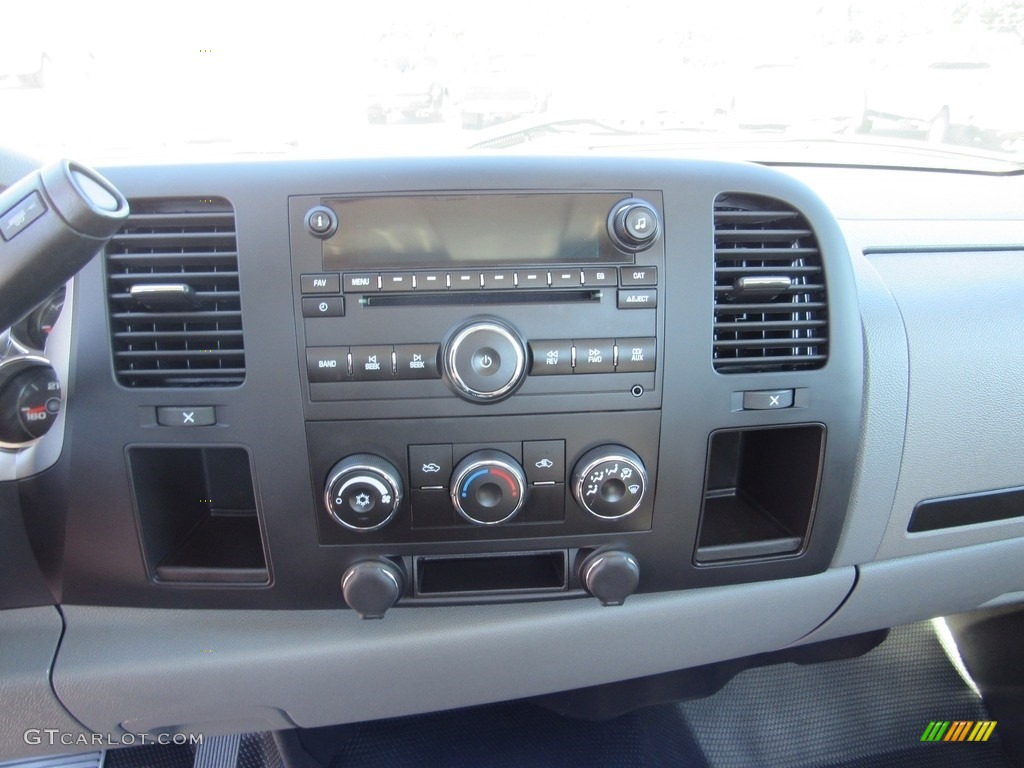 2013 Chevrolet Silverado 3500HD WT Regular Cab Controls Photo #138535710