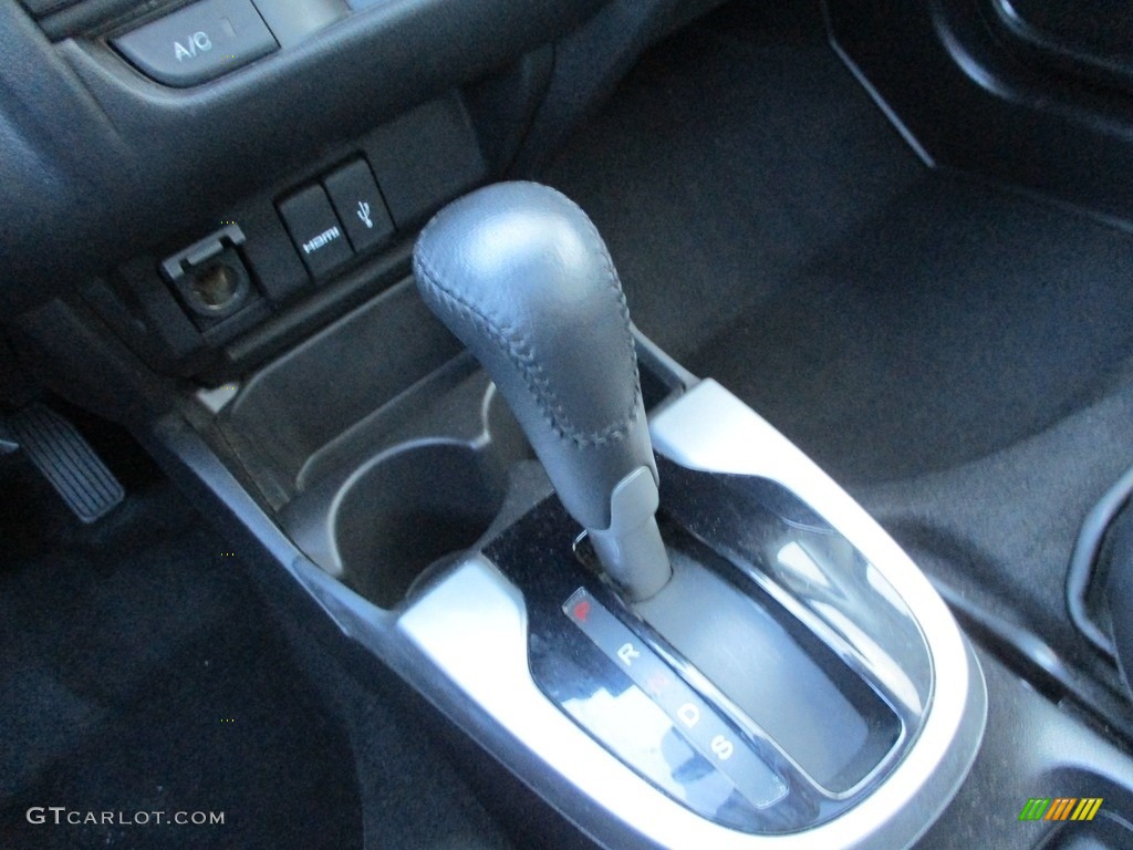 2017 Honda Fit EX-L Transmission Photos