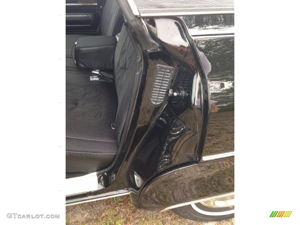 1974 Oldsmobile Ninety Eight Regency Sedan Black Door Panel Photo #138537165