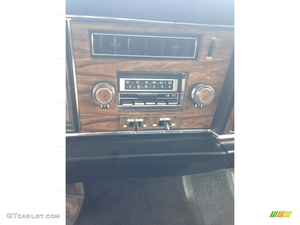 1974 Oldsmobile Ninety Eight Regency Sedan Audio System Photo #138537432