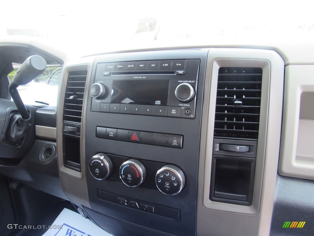 2011 Dodge Ram 2500 HD SLT Crew Cab Controls Photo #138538173