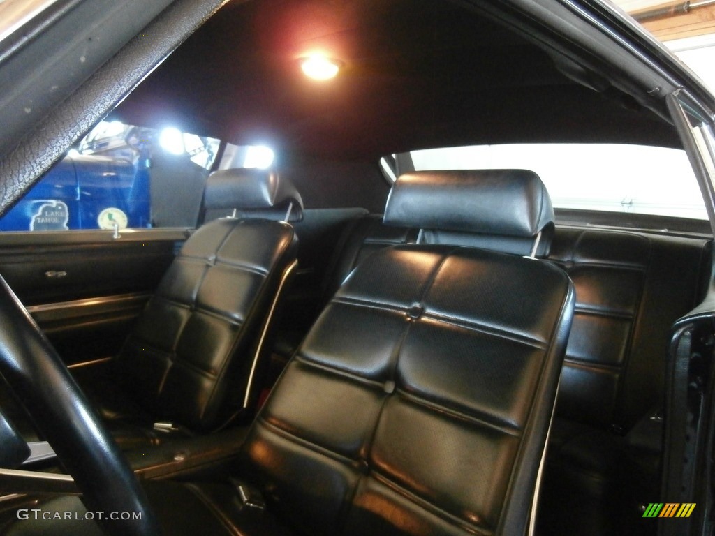 1972 Pontiac Grand Prix Hardtop Coupe Front Seat Photo #138539808