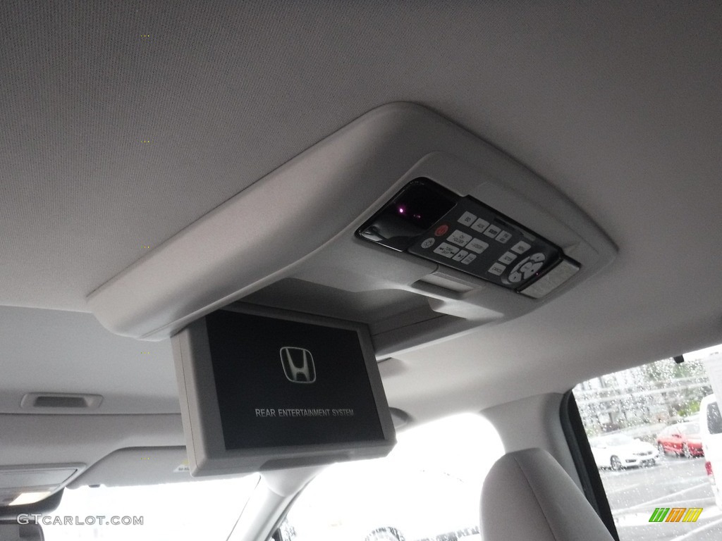 2016 Honda Pilot Touring AWD Entertainment System Photo #138540936